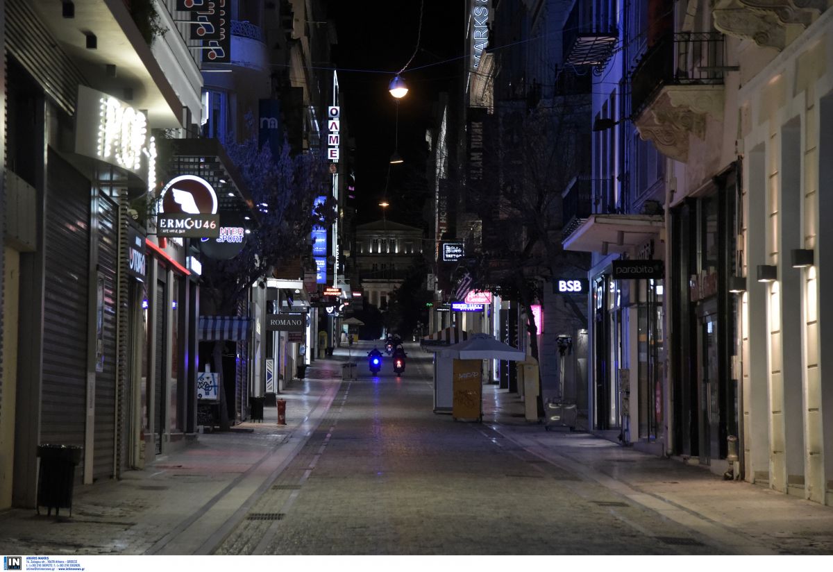 Νέο lockdown Δερμιτζάκης: Σπίτι μας ο μεγαλύτερος κίνδυνος κατά την πρώτη εβδομάδα