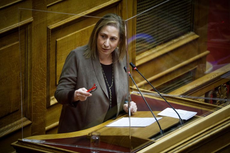 Ξενογιαννακοπούλου: To εργασιακό πλήττει τα εργατικά δικαιώματα