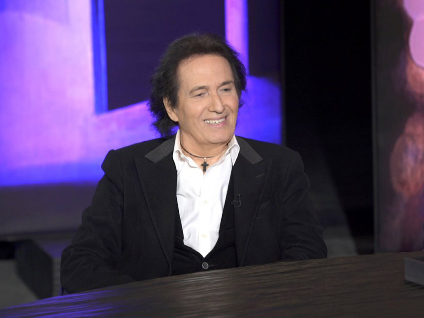 Πασχάλης: Η on air συγκίνηση του τραγουδιστή – Έστησαν και τον πατέρα μου στο απόσπασμα