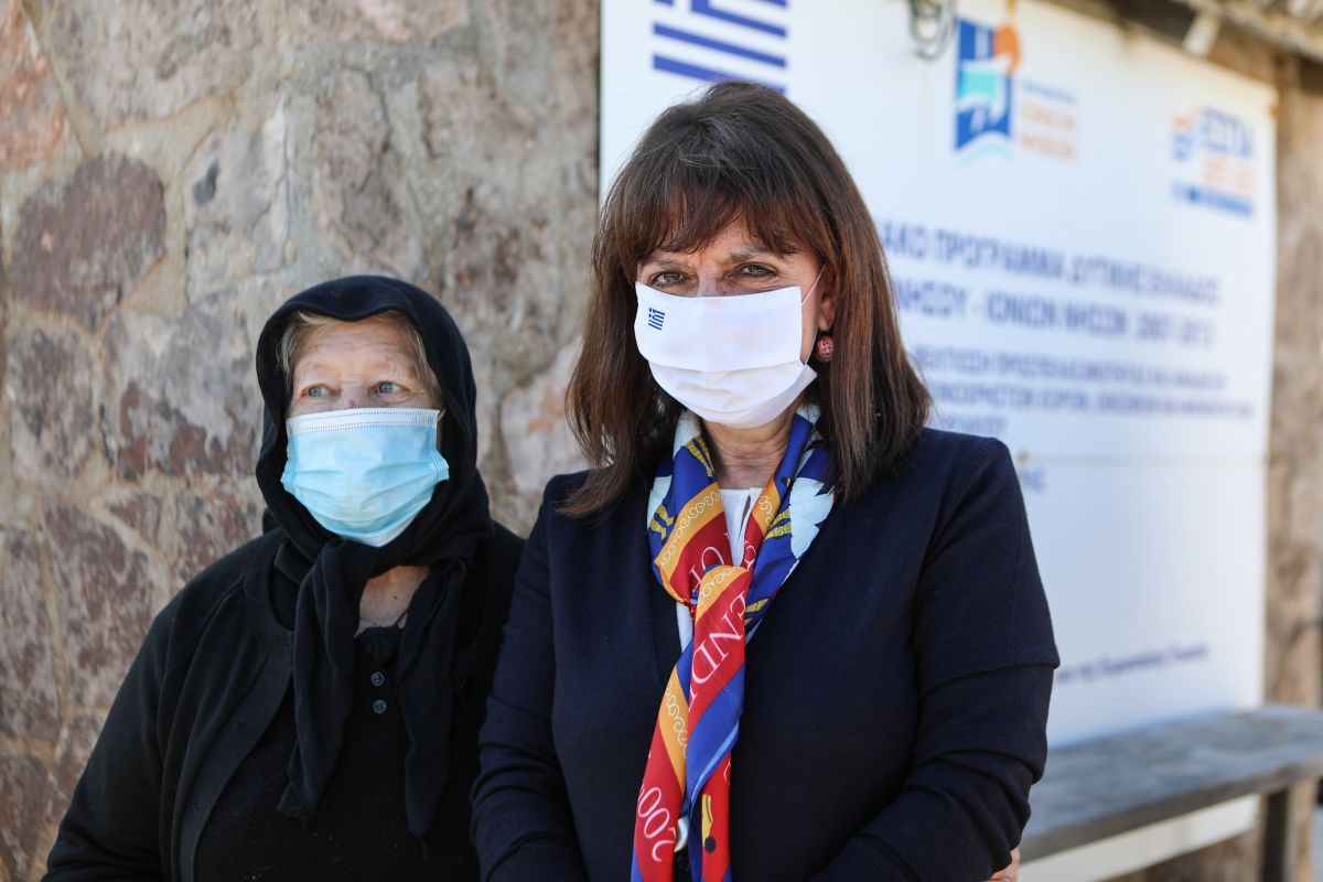 Κατερίνα Σακελλαροπούλου: Στα Διαπόντια Νησιά με αφορμή τον εμβολιασμό – Στηρίζουν τον ελληνισμό