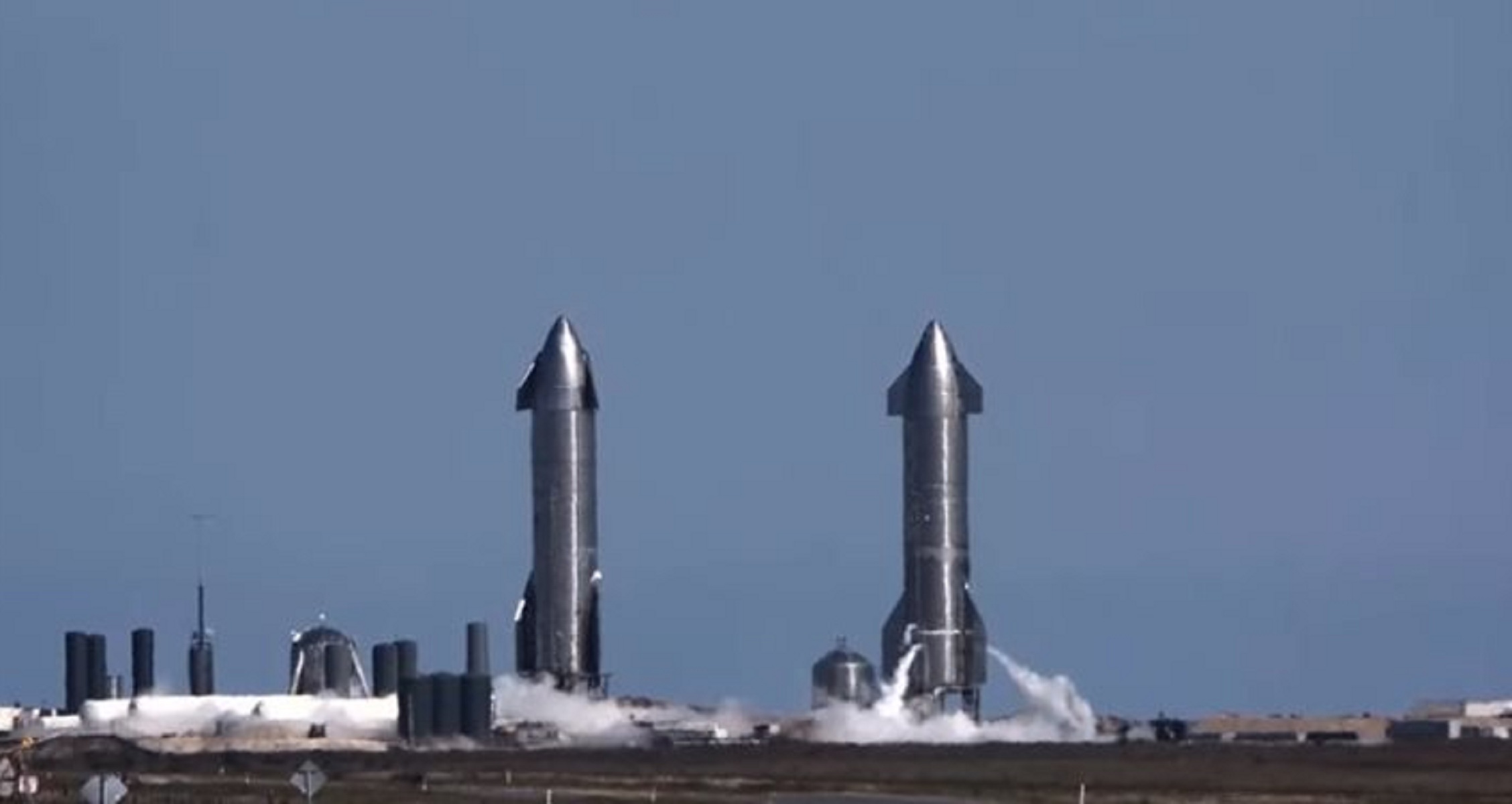 Space X: Ο πύραυλος της προσγειώθηκε αλλά λίγο μετά εξερράγη