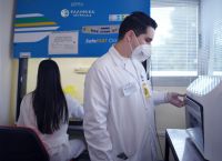 ΕΛΠΕ: Νέα δωρεά 5.000 αντιδραστηρίων στο «Θριάσιο» Νοσοκομείο για την ταχύτερη διάγνωση του COVID-19 ΕΛΠΕ: Νέα δωρεά 5.000 αντιδραστηρίων στο «Θριάσιο» Νοσοκομείο για την ταχύτερη διάγνωση του COVID-19