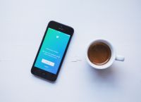 Twitter: Θα μπλοκάρει λογαριασμούς χρηστών, μετά από 5 μηνύματα παραπληροφόρησης για τα εμβόλια Twitter: Θα μπλοκάρει λογαριασμούς χρηστών, μετά από 5 μηνύματα παραπληροφόρησης για τα εμβόλια