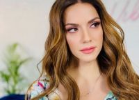 Βάσω Λασκαράκη: Ξαπλωμένη στην αμμουδιά με καυτό μπραζίλ Βάσω Λασκαράκη: Ξαπλωμένη στην αμμουδιά με καυτό μπραζίλ