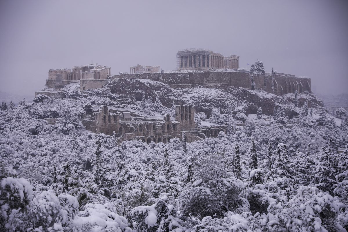 Χιόνια στην Αθήνα: Κακοκαιρία στο κέντρο της πόλης