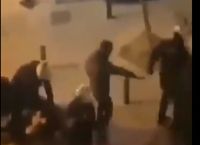 Νέα Σμύρνη: 18χρονη ξυλοκοπήθηκε από αστυνομικούς Νέα Σμύρνη: 18χρονη ξυλοκοπήθηκε από αστυνομικούς