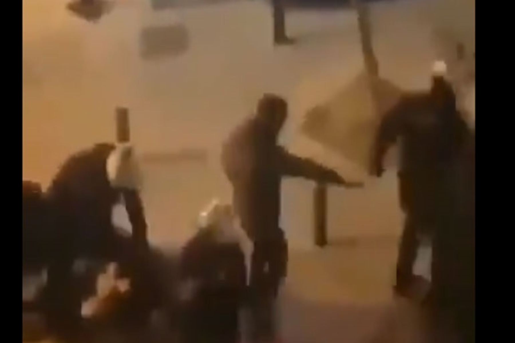 Νέα Σμύρνη: 18χρονη ξυλοκοπήθηκε από αστυνομικούς