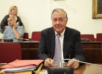 Πέθανε ο Βασίλης Κωστόπουλος Πέθανε ο Βασίλης Κωστόπουλος