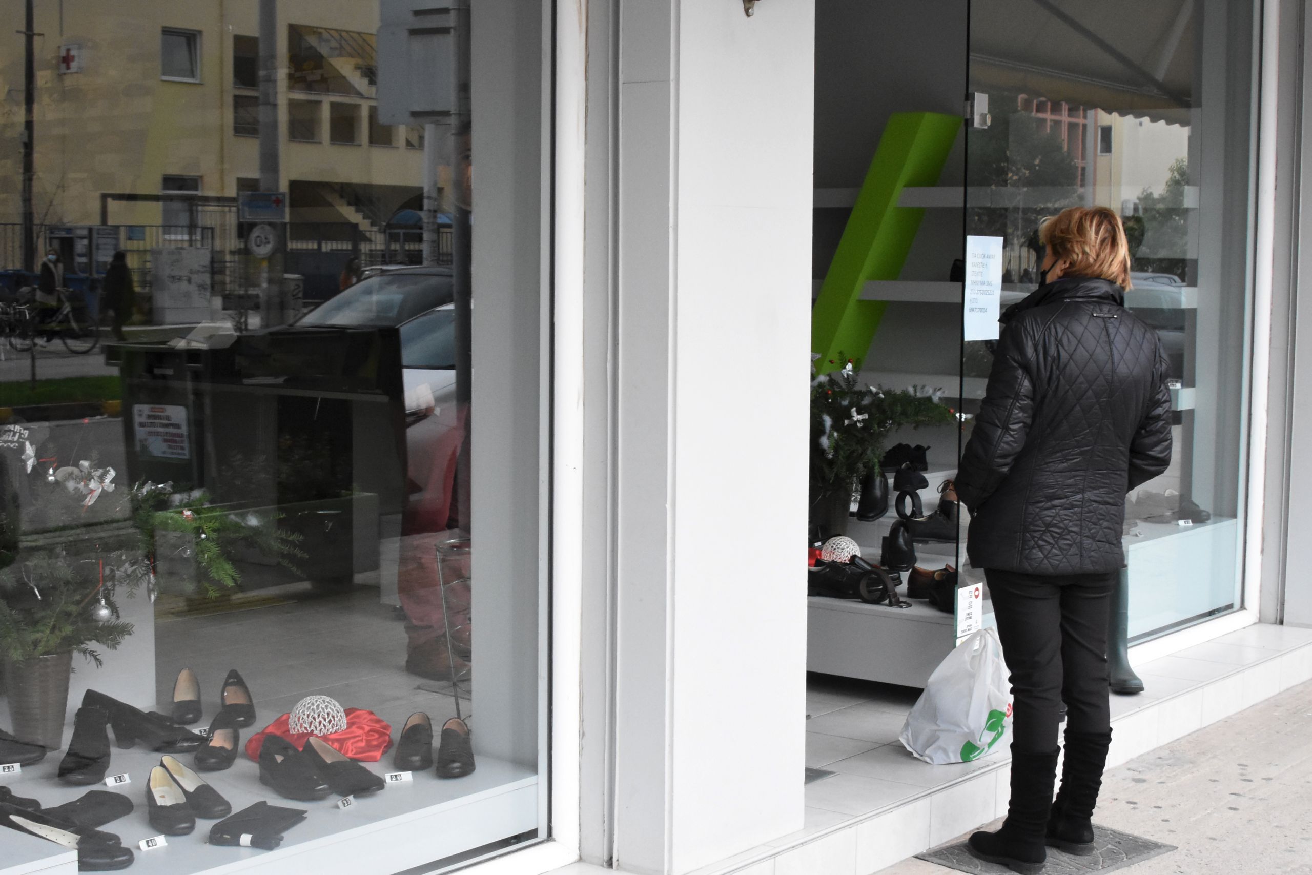 Υποχρεωτικά τεστ: Για ποιους εργαζόμενους θα ισχύει