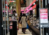 Άρση lockdown: Λιανεμπόριο και σχολεία το στοίχημα για επανεκκίνηση