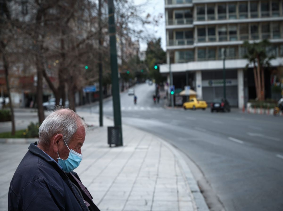 Lockdown: Τα 4.340 κρούσματα φέρνουν την ανατροπή