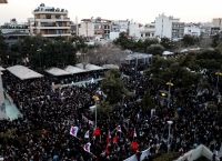 Νέα Σμύρνη: Χιλιάδες στη συγκέντρωση κατά της αστυνομικής βίας Νέα Σμύρνη: Χιλιάδες στη συγκέντρωση κατά της αστυνομικής βίας