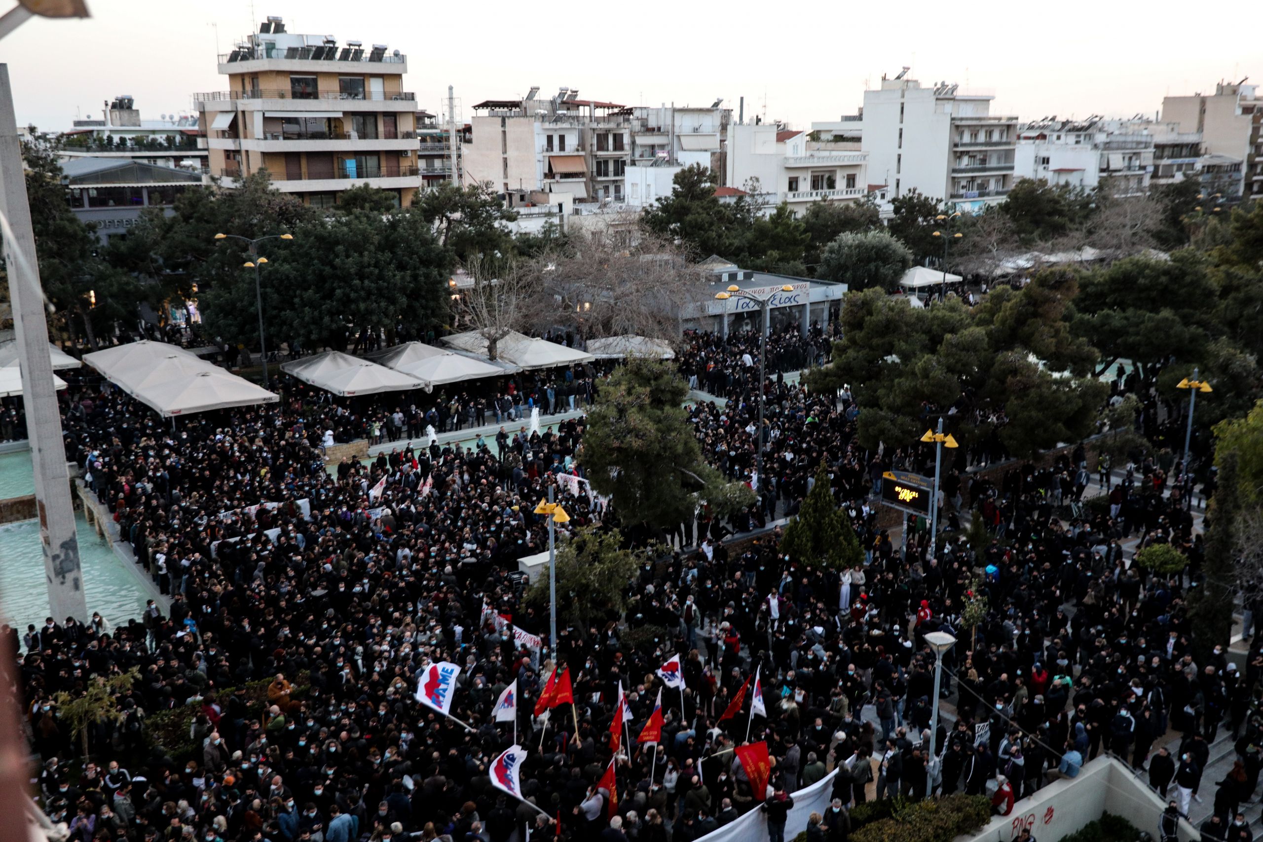 Νέα Σμύρνη: Χιλιάδες στη συγκέντρωση κατά της αστυνομικής βίας