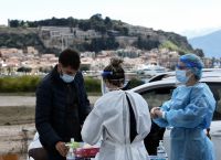 Σαρηγιάννης: Το λιανεμπόριο δεν ανοίγει πριν τις 12/4
