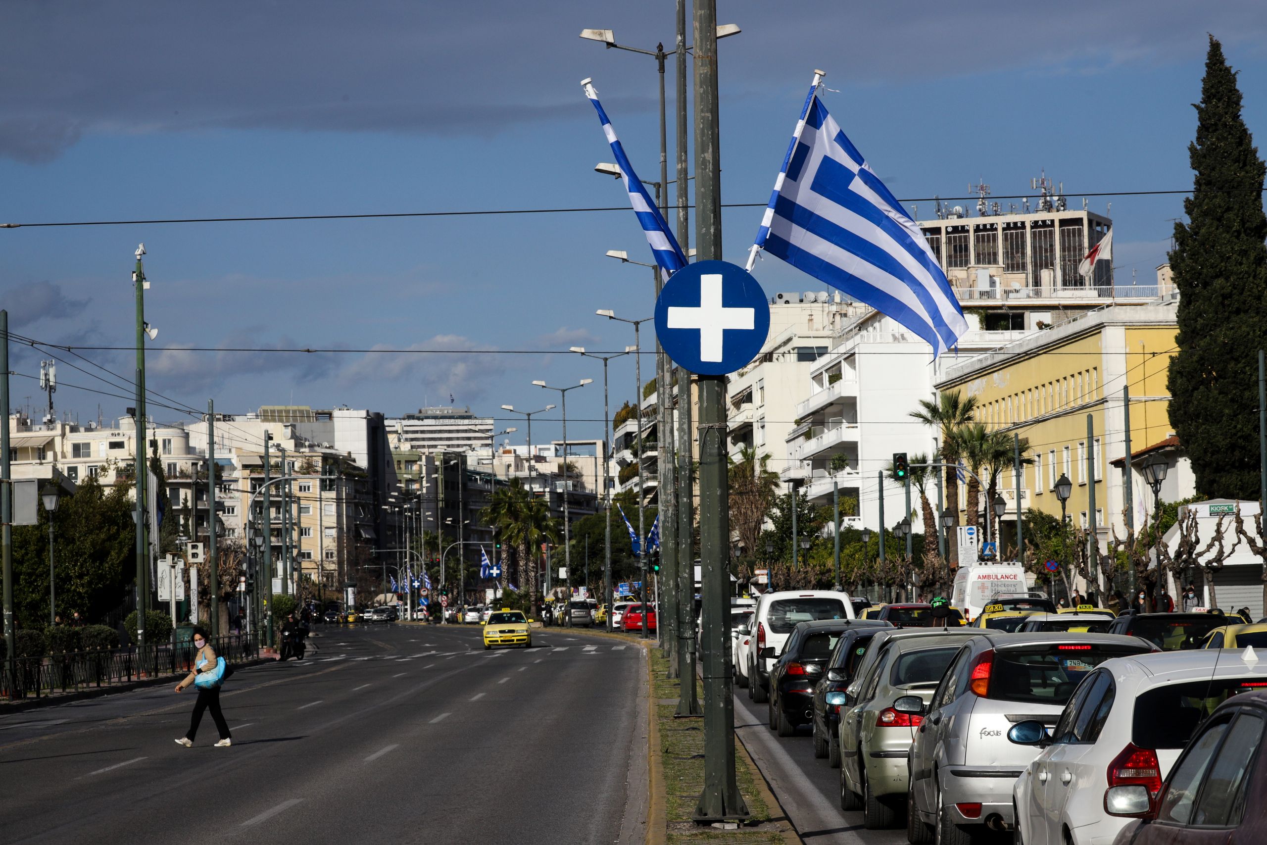 Χαλάρωση μέτρων: Διχασμένοι οι ειδικοί