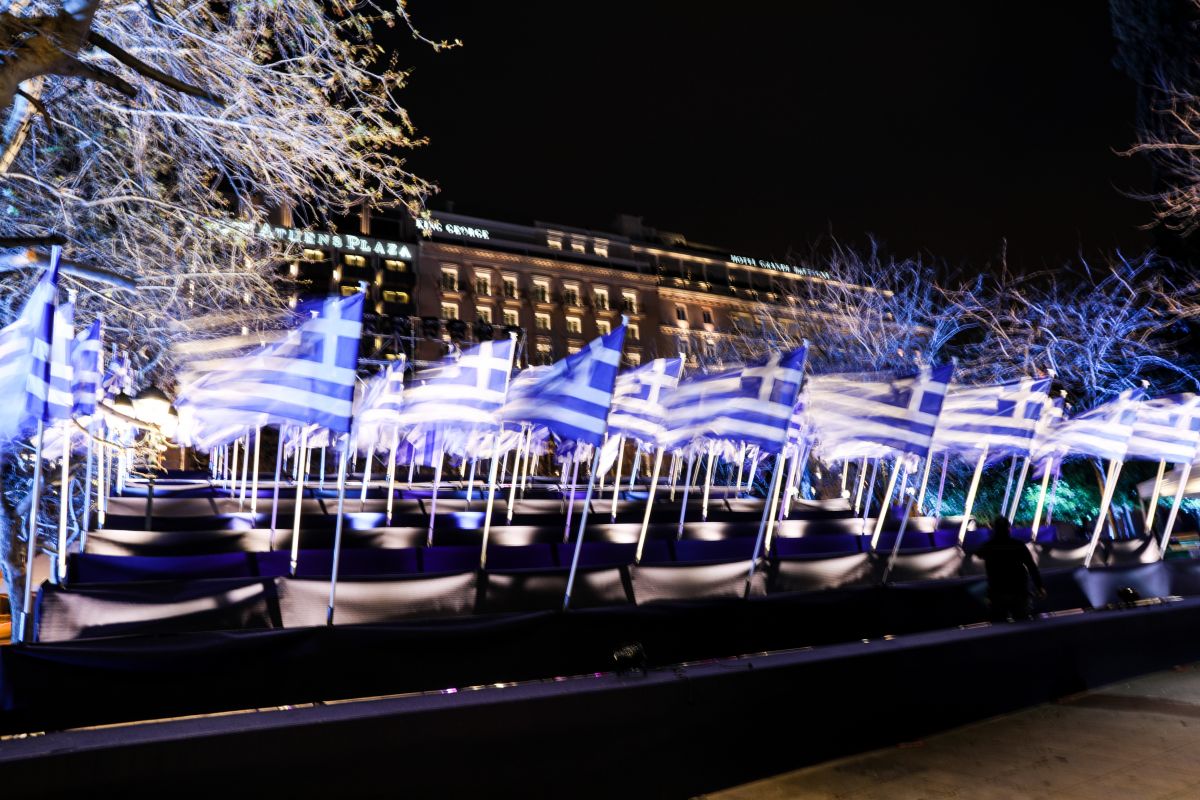 Μακρόν: Θα στηρίξουμε την Ελλάδα