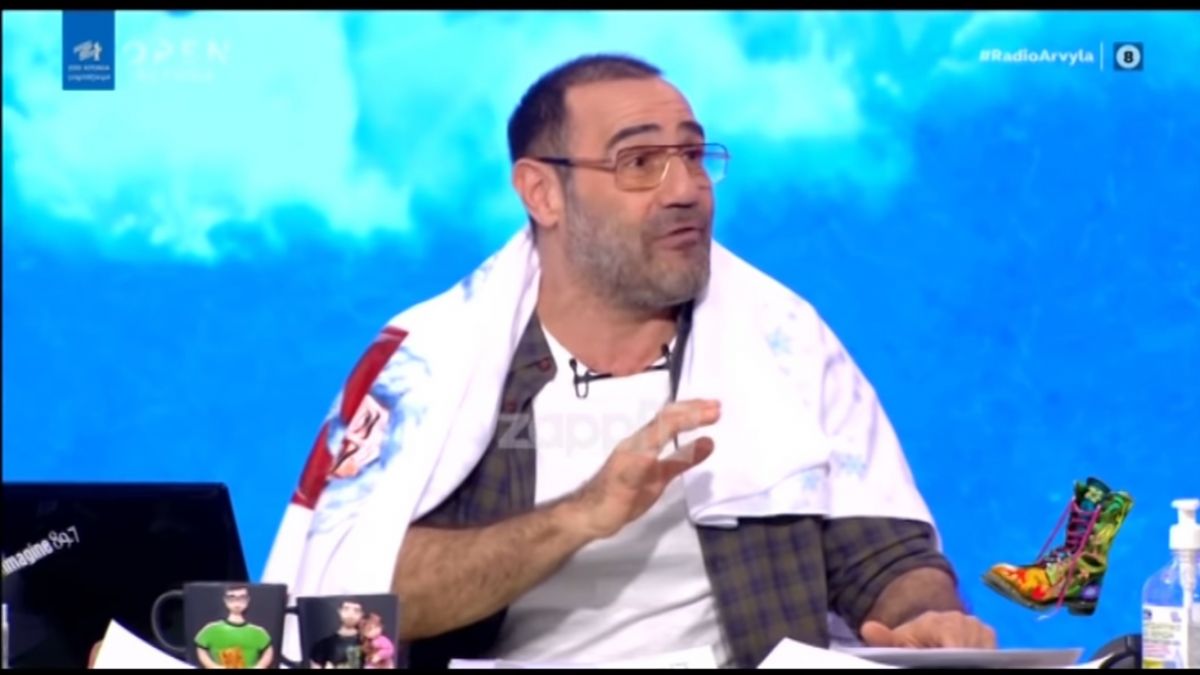 Αντώνης Κανάκης: Αγνώριστος με μακριά μαλλιά το 1989
