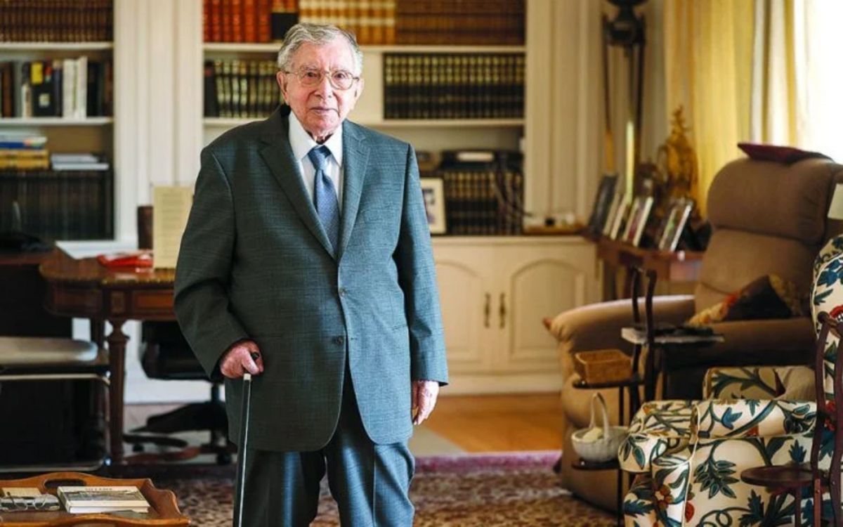 Απόστολος Πίτσος: Ο γνωστός βιομήχανος που έφτιαχνε ψυγεία είναι 103 ετών και έκανε και τα δύο εμβόλια
