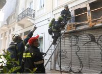 Αθήνα: Φωτιά σε αποθήκη στο κέντρο της πόλης