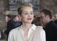 Sharon Stone: Έπεσε θύμα σεξουαλικής κακοποίησης από τον παππού της Sharon Stone: Έπεσε θύμα σεξουαλικής κακοποίησης από τον παππού της