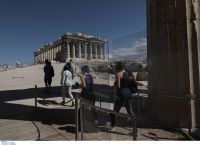 Ακρόπολη: Νέες φωτογραφίες από το «τσιμέντωμα» Ακρόπολη: Νέες φωτογραφίες από το «τσιμέντωμα»