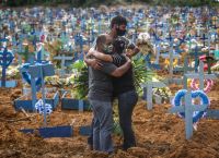 Βραζιλία: Σχεδόν δύο χιλιάδες νεκροί σε 24 ώρες Βραζιλία: Σχεδόν δύο χιλιάδες νεκροί σε 24 ώρες
