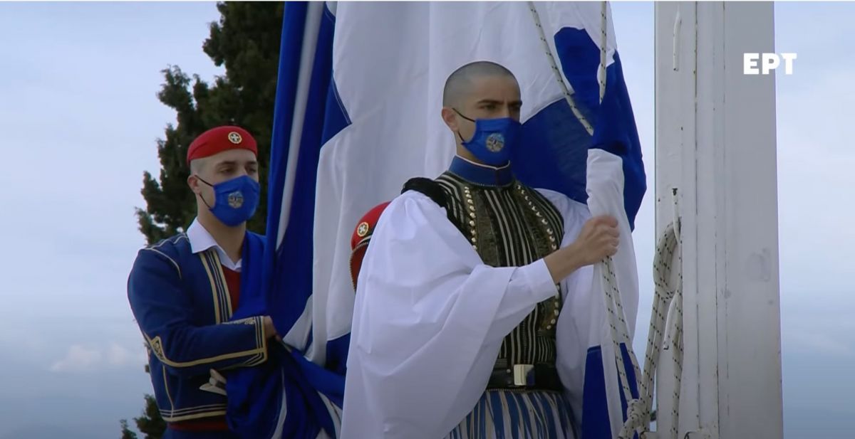 25η Μαρτίου: Η έπαρση της σημαίας από την Ακρόπολη