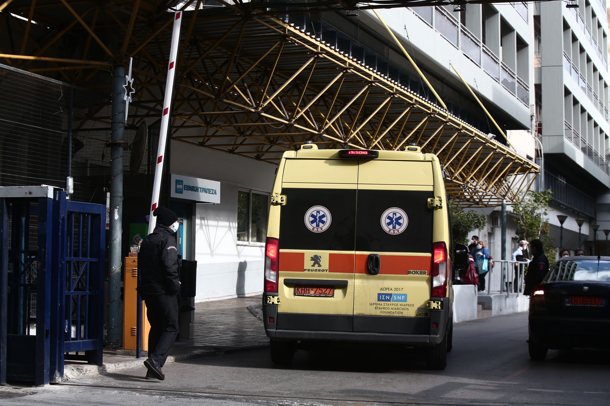 Νοσοκομείο Ευαγγελισμός: Πληθώρα περιστατικών κορωνοϊού