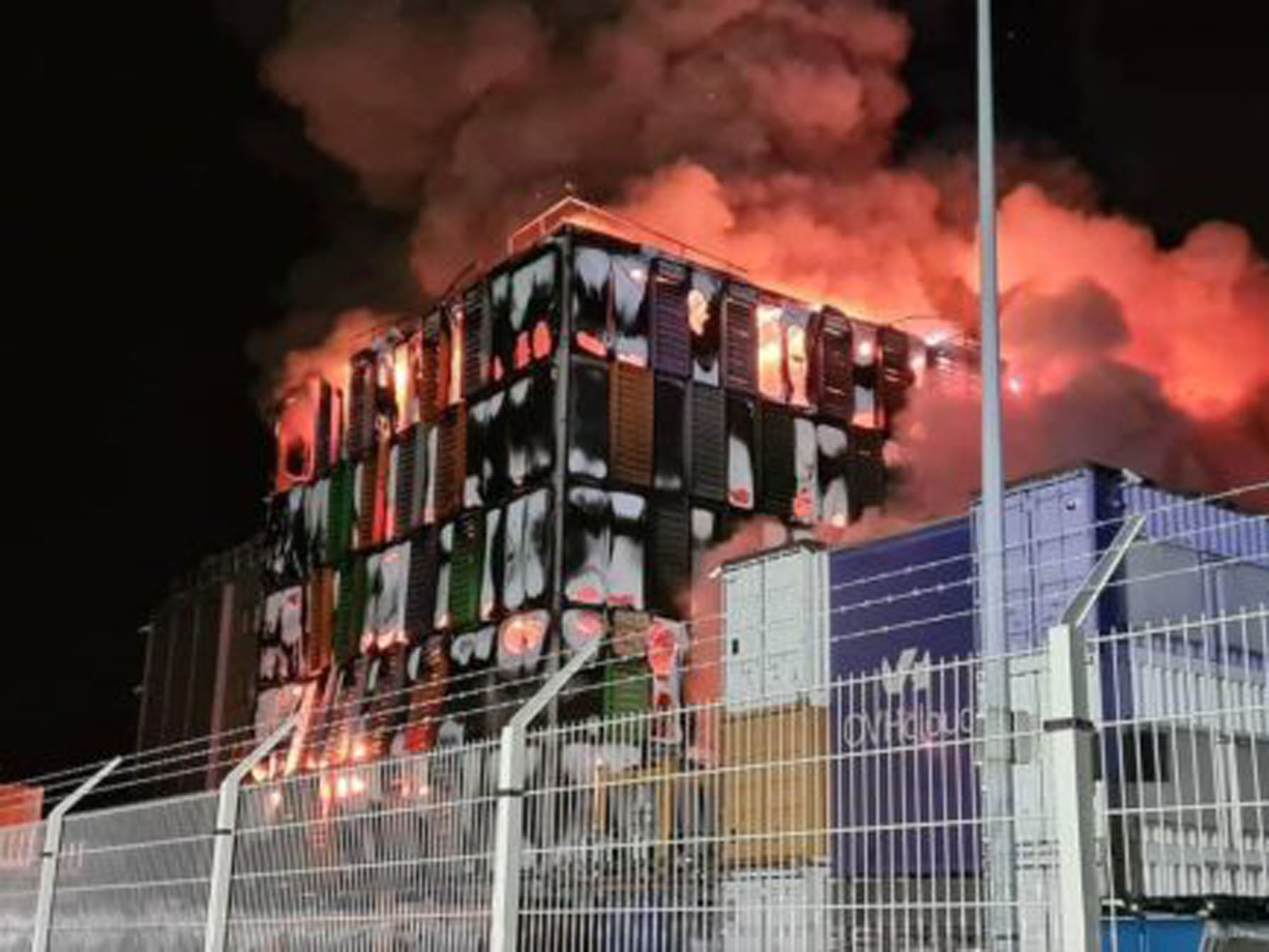 Γαλλία φωτιά: Κατέρρευσε ο μεγαλύτερος πάροχος υπηρεσιών cloud της Ευρώπη
