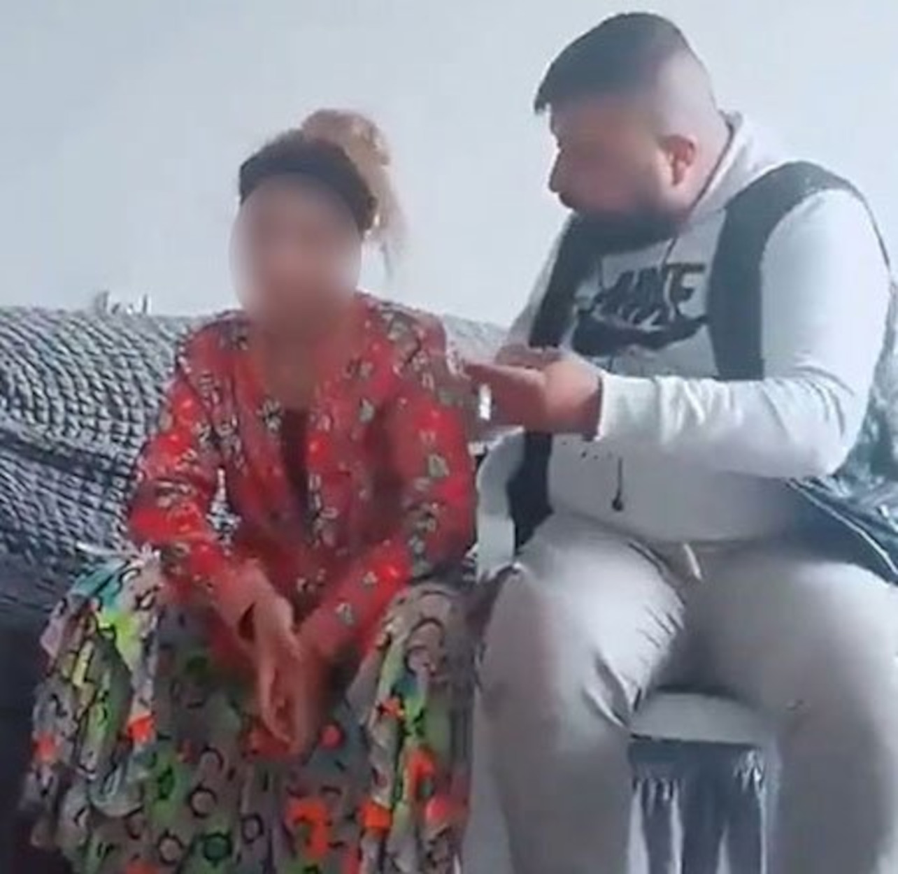 Tik Tok: Χάιδευε ανάρμοστα την ανήλικη κόρη του