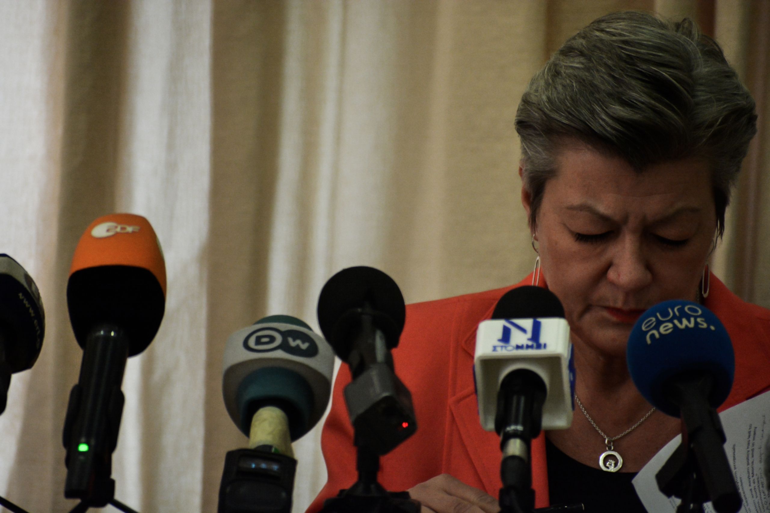 Ίλβα Γιόχανσον: Να κάνουμε ευρωπαϊκό το θέμα του προσφυγικού