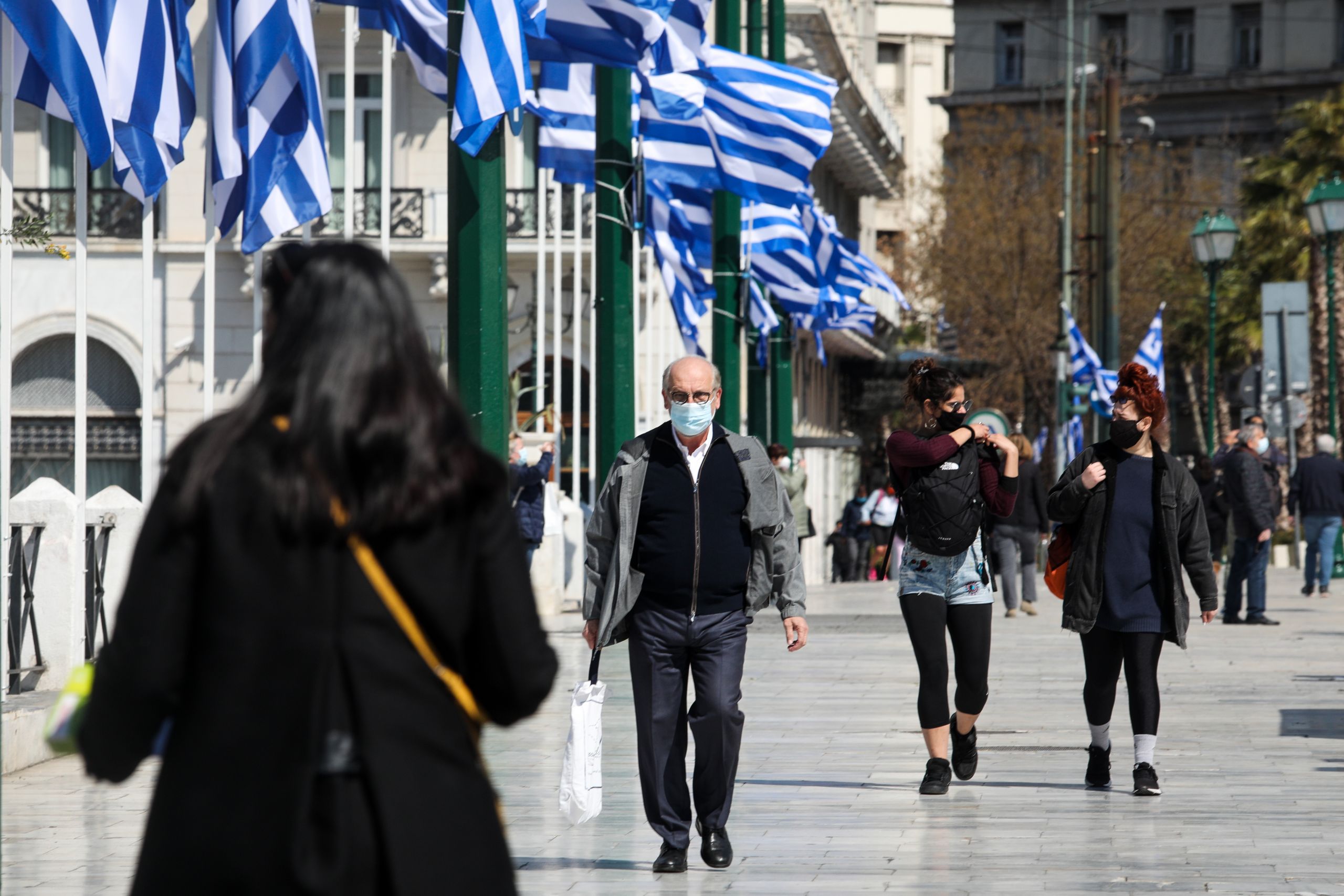 Νέα μέτρα κορωνοϊός: Καθοριστικές οι επόμενες ημέρες
