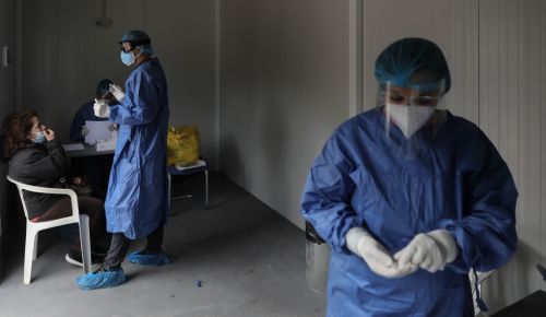 Κρούσματα σήμερα 8/5: 2461 νέες λοιμώξεις
