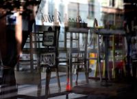 Προνόμια εμβολιασμένων: Σχέδιο Λονδίνου για τους τουρίστες