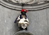 25η Μαρτίου 1821: Ντύθηκε εύζωνας το Manneken Pis
