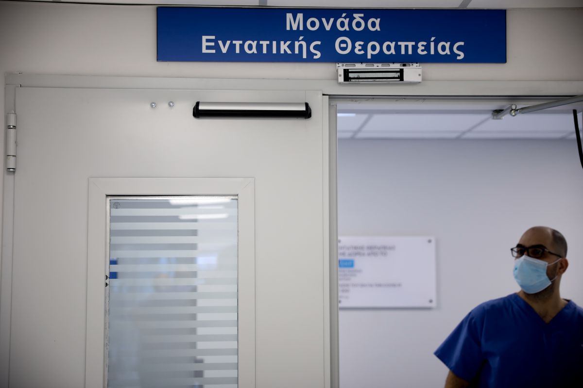 Διασωληνώσεις σε ΜΕΘ: Μειώθηκαν κατά 40%