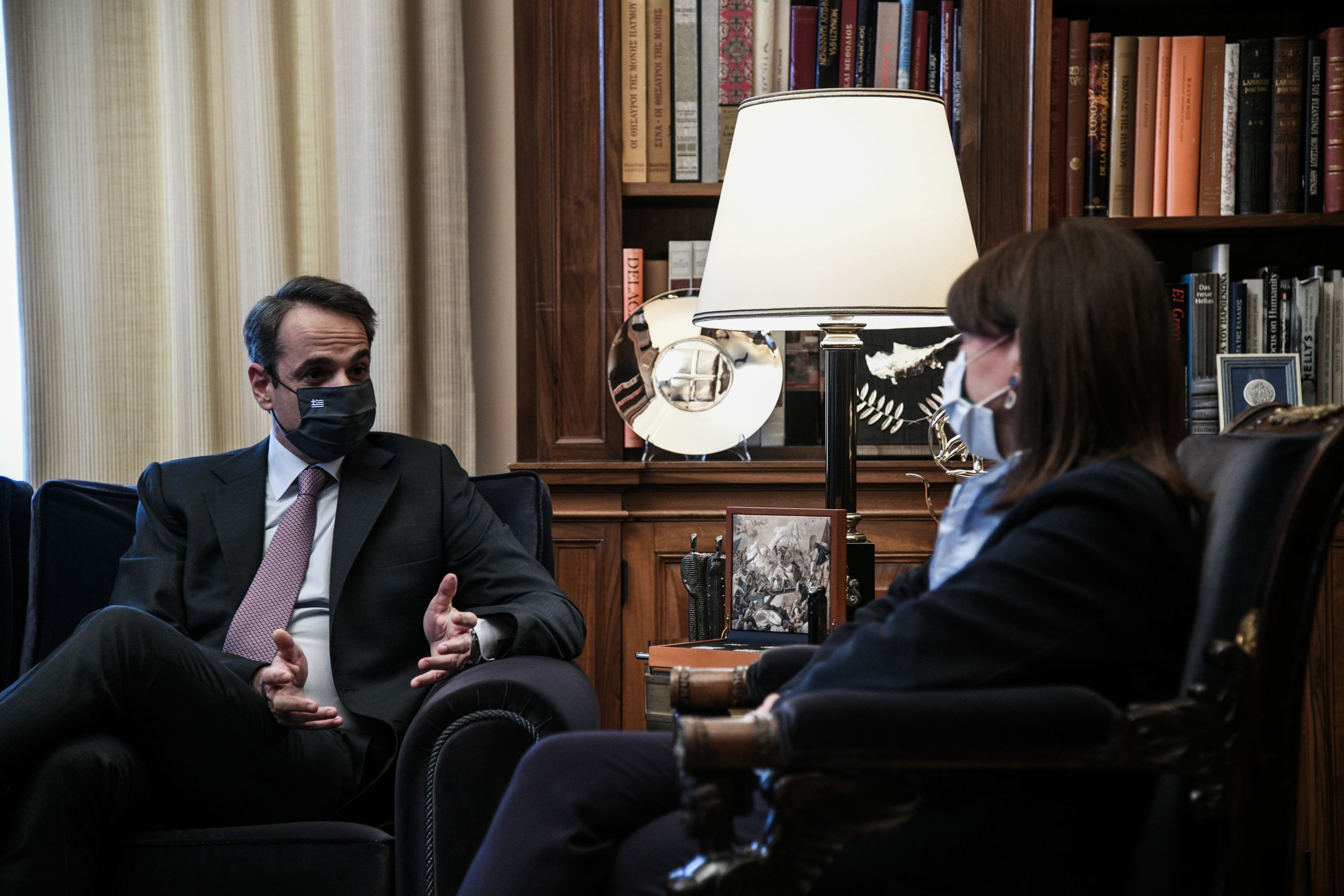 Μητσοτάκης Σακελλαροπούλου: Η ατζέντα της ενημέρωσης