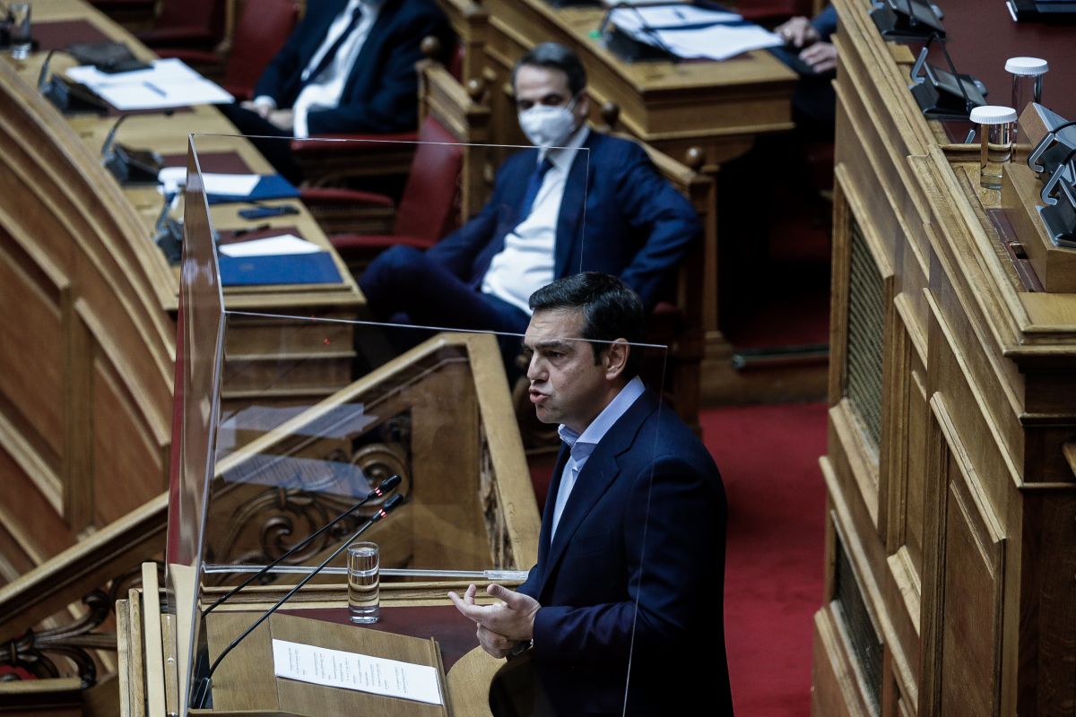 Self test: Σφοδρή κριτική από την αντιπολίτευση