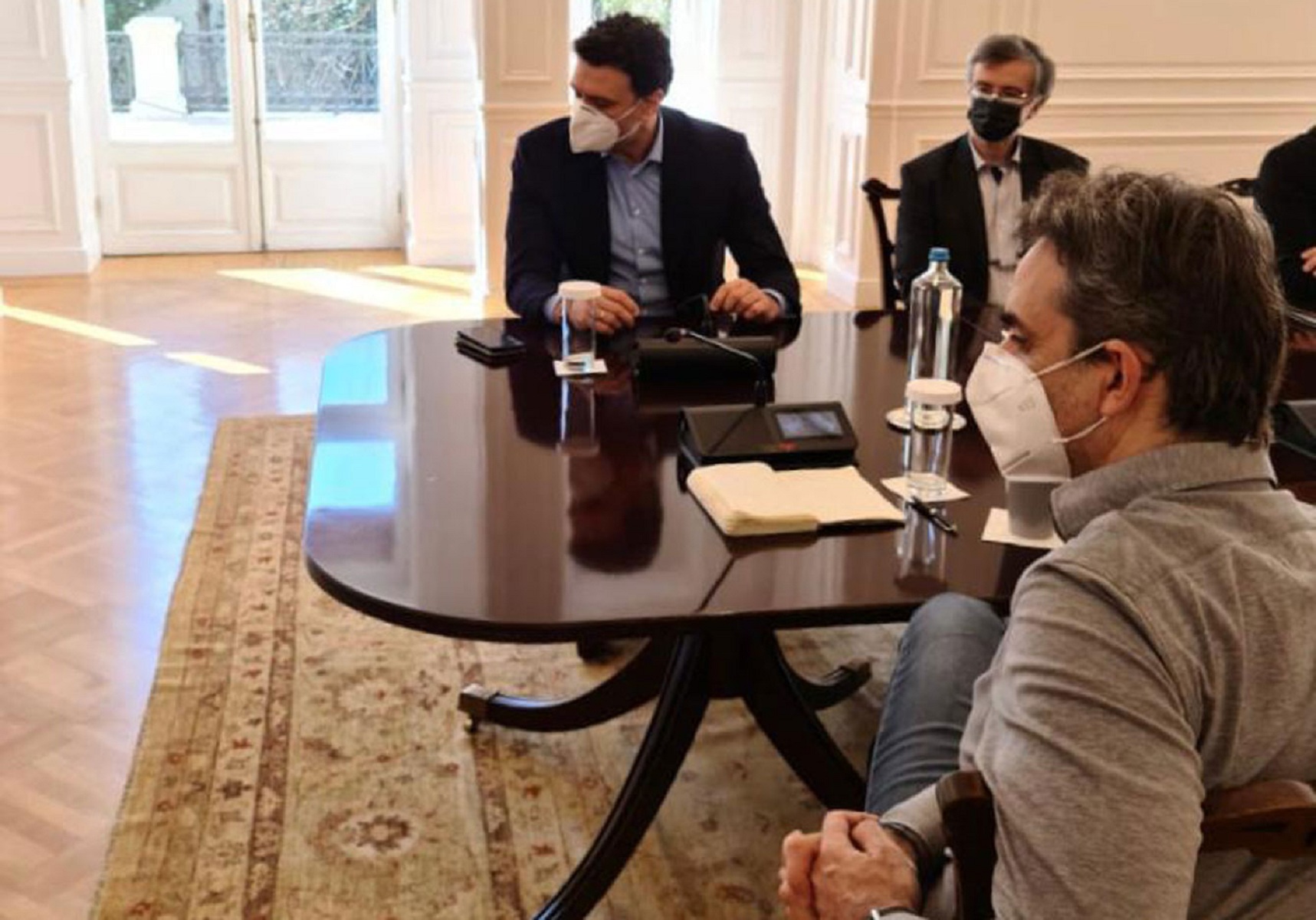 Κορωνοϊός: Σύσκεψη στο Μαξίμου υπό τον πρωθυπουργό