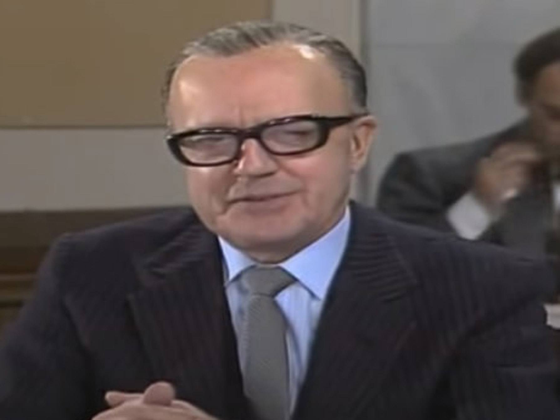 Δημήτρης Μυράτ: Όταν βγήκε ραντεβού με μαθήτριά του