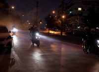 Νέα Σμύρνη: Νέα επεισόδια στην πλατεία – Έπεσαν δακρυγόνα