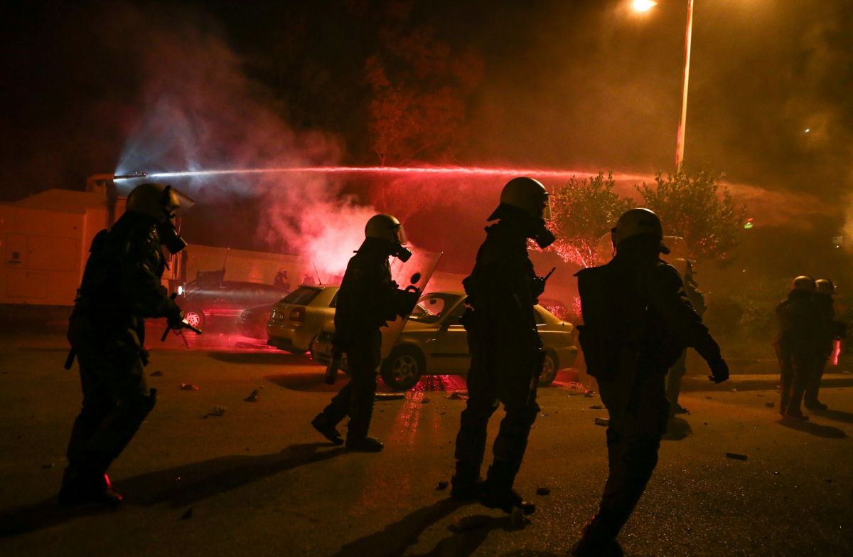 Επεισόδια Νέα Σμύρνη: Συνεχίζεται η πολιτική σύγκρουση