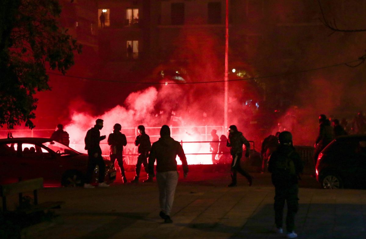 Nέα Σμύρνη: Ελεύθεροι με επίβλεψη οι 7 ανήλικοι