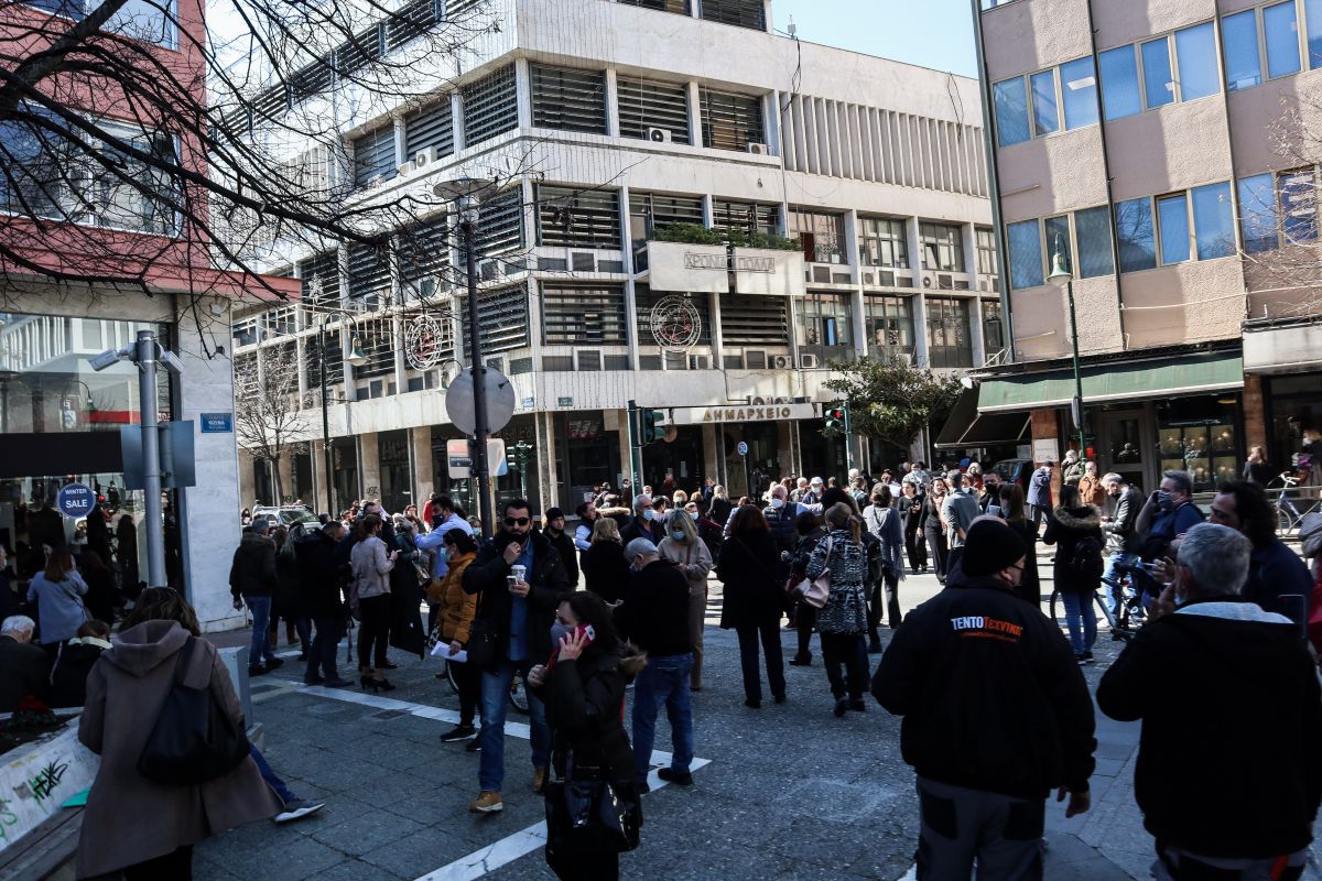 Σεισμός στην Ελασσόνα: Απεγκλωβίστηκε ηλικιωμένος στο χωριό Μεσοχώρι