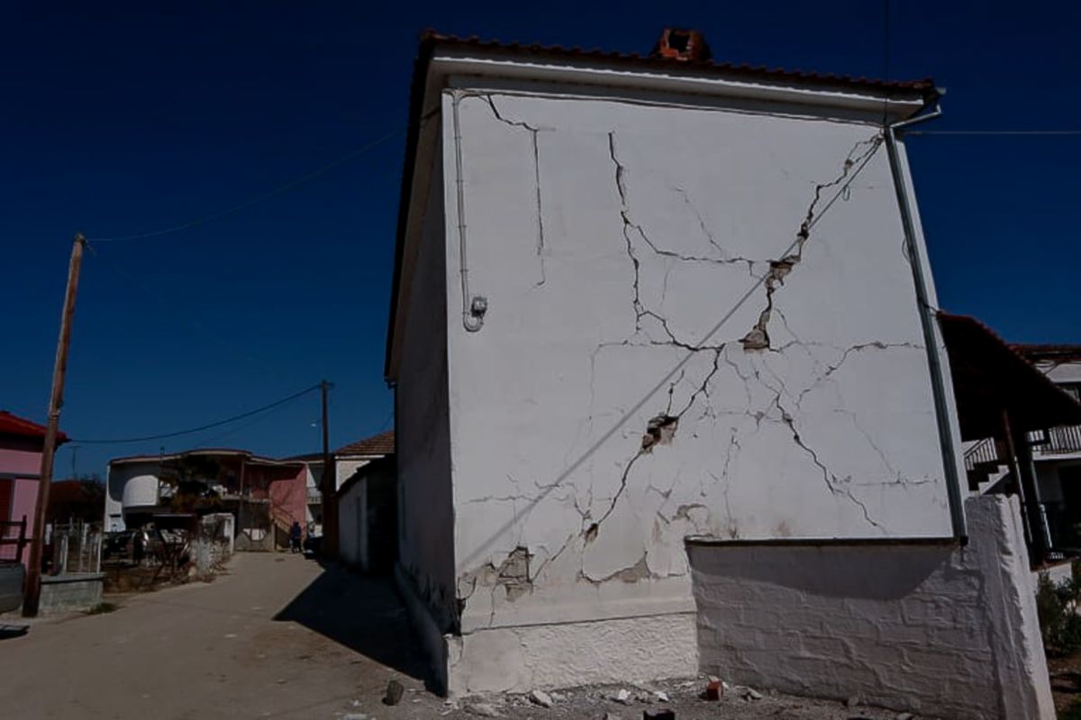 Τρίκαλα: Έλεγχοι για ζημιές σε κτίρια χωριών μετά τον σεισμό των 6 Ρίχτερ