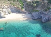 Οι 5 καλύτερες μυστικές παραλίες μια ώρα από την Αθήνα Οι 5 καλύτερες μυστικές παραλίες μια ώρα από την Αθήνα