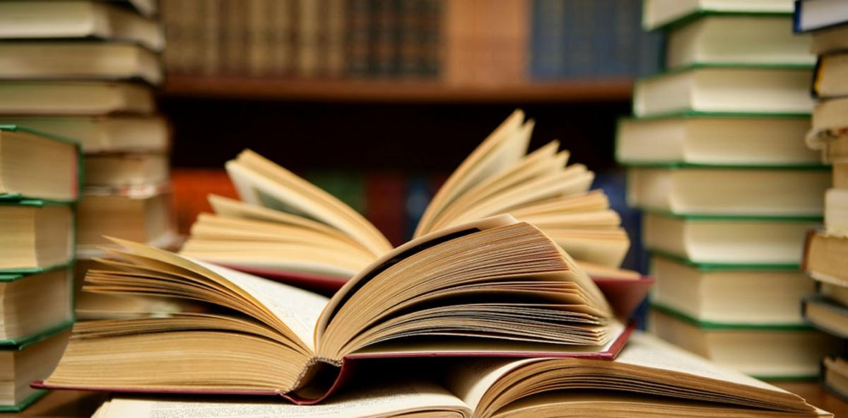 ΟΑΕΔ βιβλία: Μέχρι την Κυριακή αιτήσεις για 180.0000 επιταγές αγοράς βιβλίων