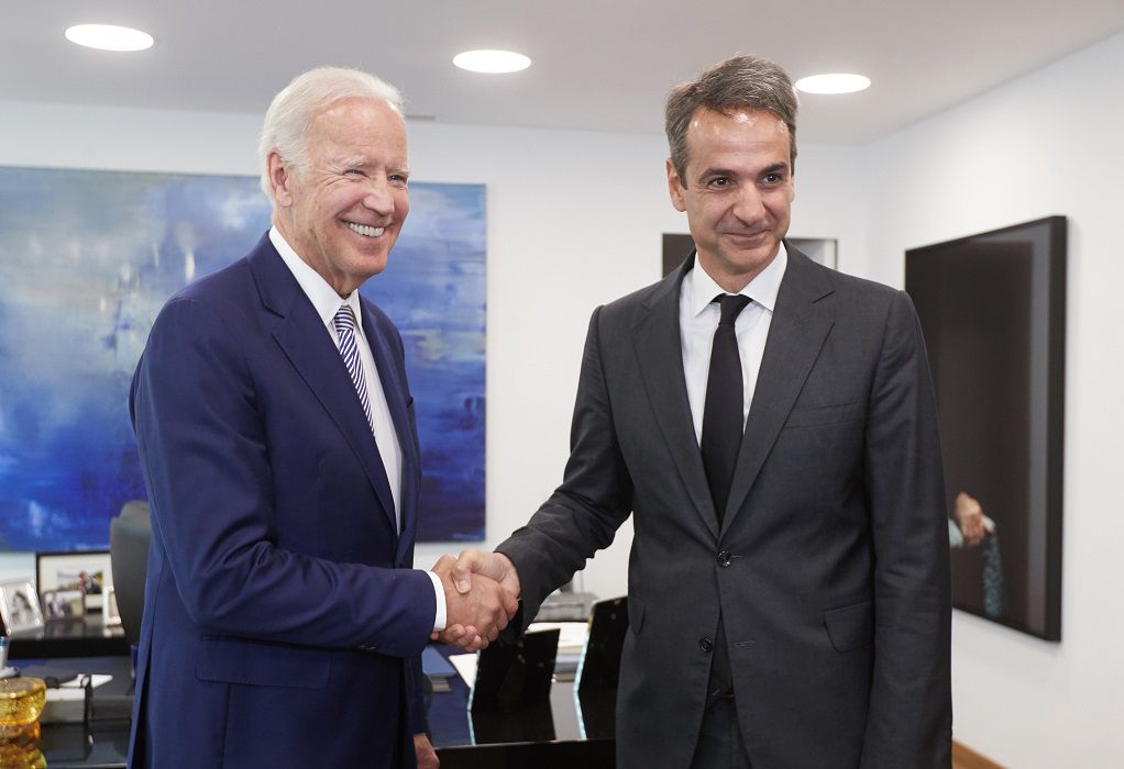 Μητσοτάκης Μπάιντεν: Επικοινωνία στις 25 Μαρτίου