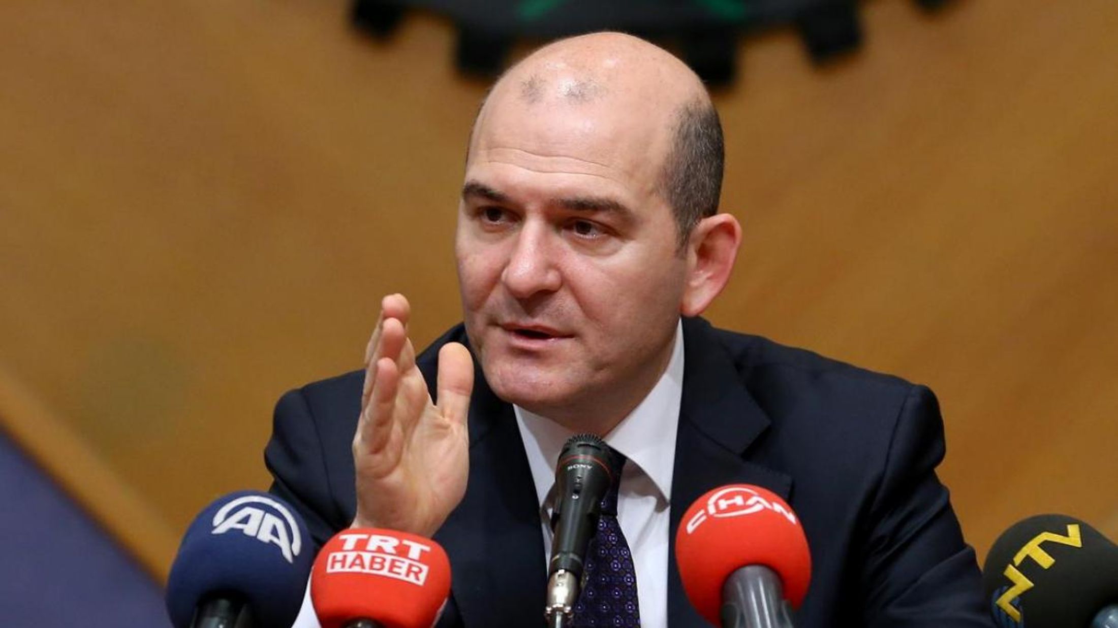 Σοϊλού: Η Ελλάδα επιχειρεί να κάψει ανθρώπους [pic]