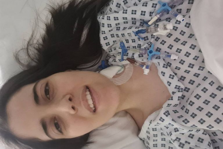 Σπάνια ασθένεια: Η 22χρονη που βγήκε νικήτρια μετά από μεταμόσχευση συκωτιού